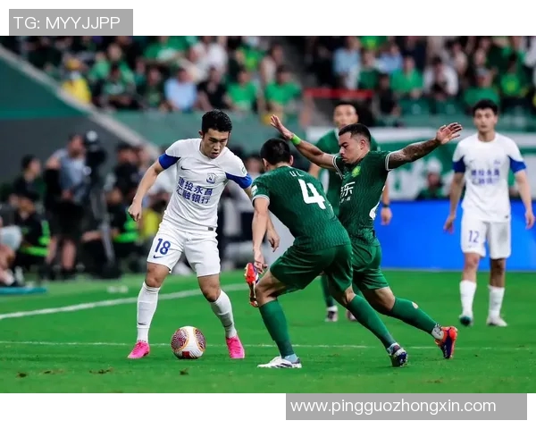 时尚与运动的完美结合足球明星们的魅力瞬间展现 时尚与运动的完美结合足球明星们的魅力瞬间展现