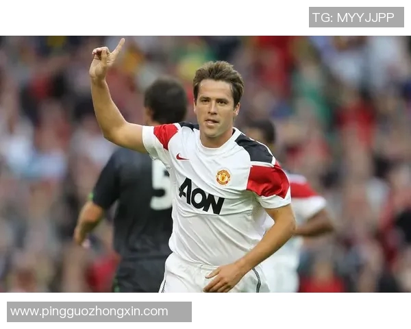 足球明星后背纹身艺术解析与风格展示 足球明星后背纹身艺术解析与风格展示